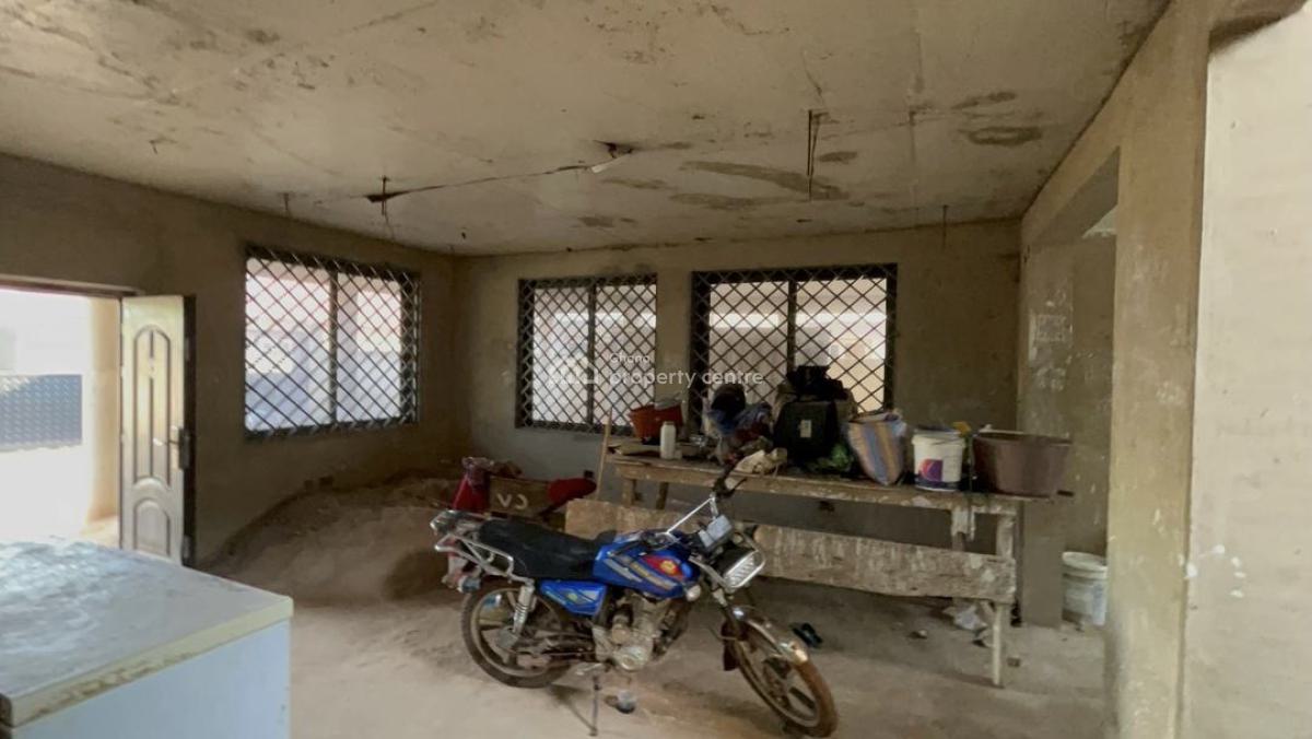 6 Bedrooms, Graval Pit, Oyarifa, La Nkwantanang Madina Municipal, Accra, Detached Duplex for Sale