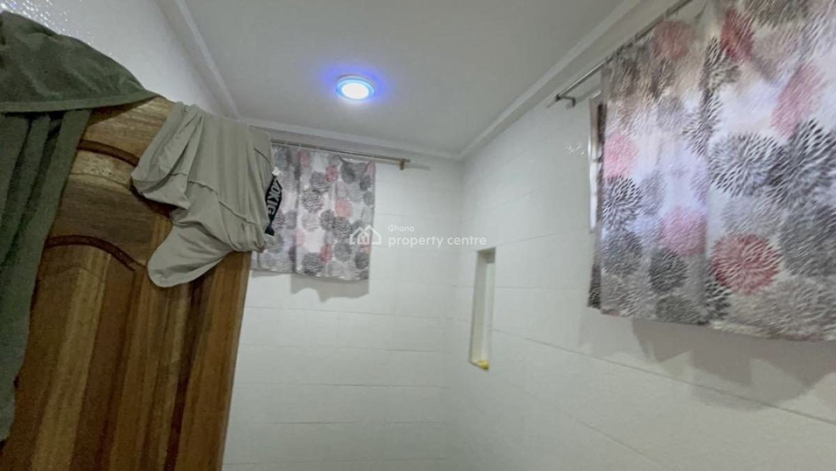 6 Bedrooms, Graval Pit, Oyarifa, La Nkwantanang Madina Municipal, Accra, Detached Duplex for Sale