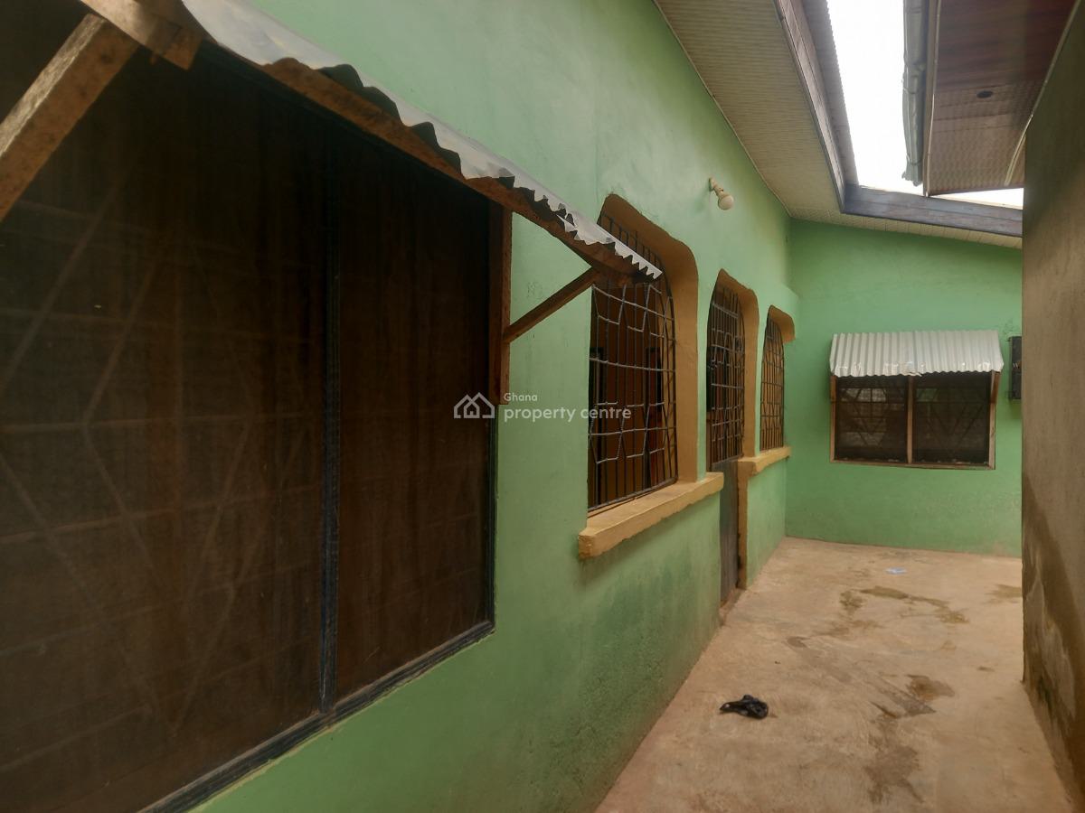 8 Bedrooms, Abuakwa Koforidua, Kumasi Metropolitan, Ashanti, House for Sale