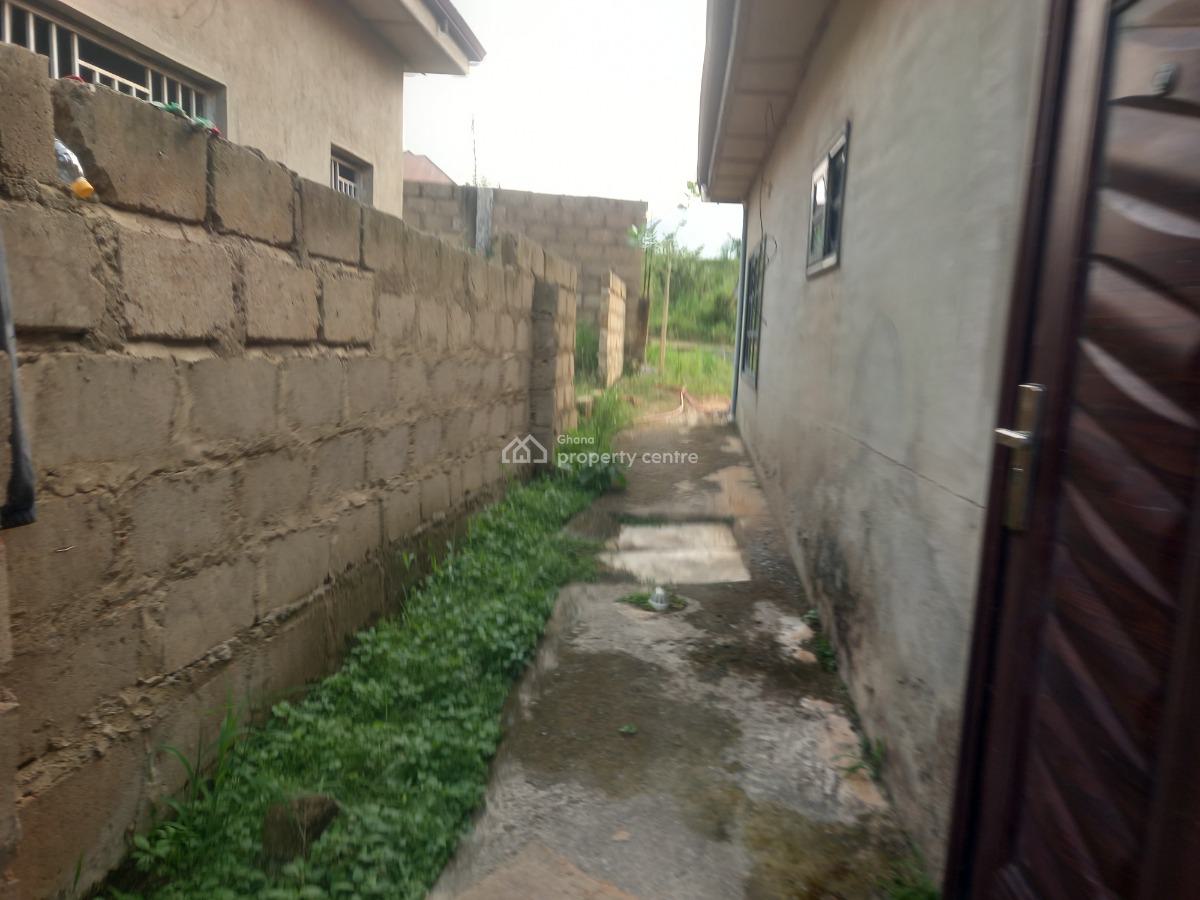 5 Bedrooms, Saaman,  Near Kenyasi Bosore., Kumasi Metropolitan, Ashanti, House for Sale