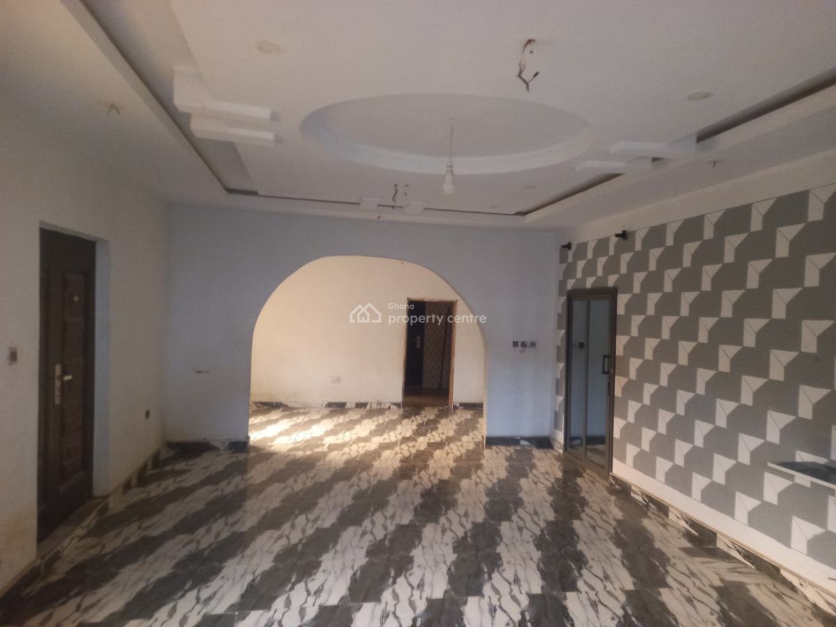 5 Bedrooms, Saaman,  Near Kenyasi Bosore., Kumasi Metropolitan, Ashanti, House for Sale