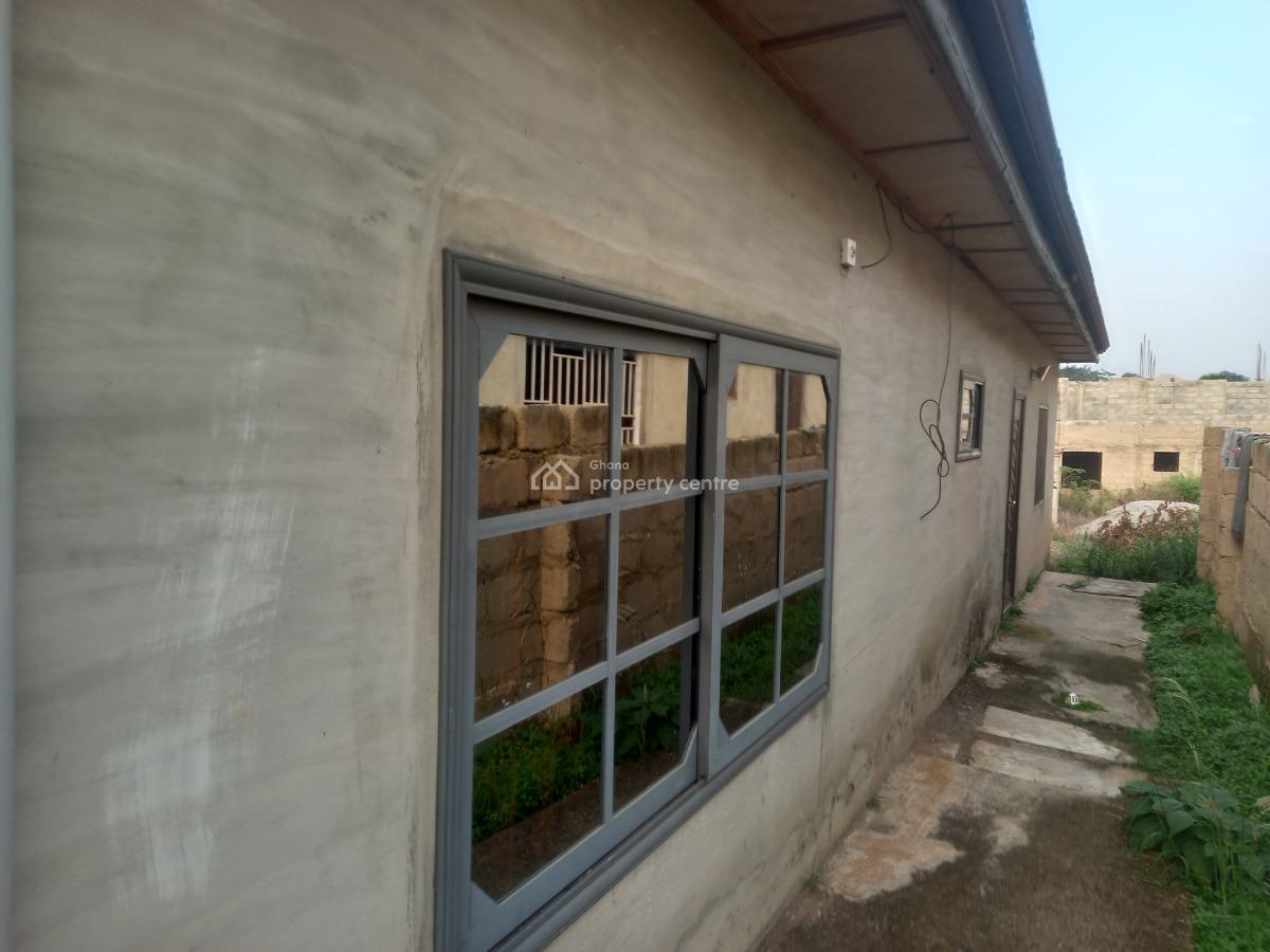 5 Bedrooms, Saaman,  Near Kenyasi Bosore., Kumasi Metropolitan, Ashanti, House for Sale