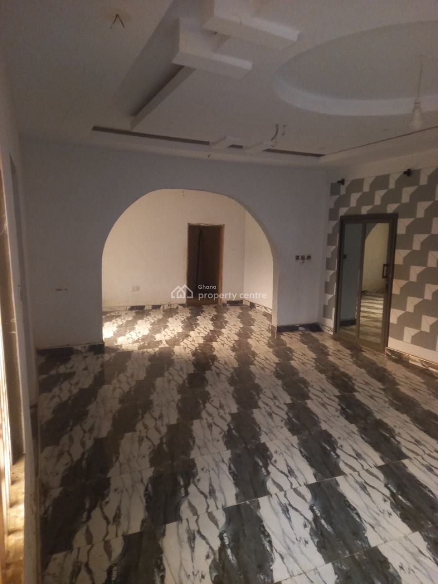 5 Bedrooms, Saaman,  Near Kenyasi Bosore., Kumasi Metropolitan, Ashanti, House for Sale