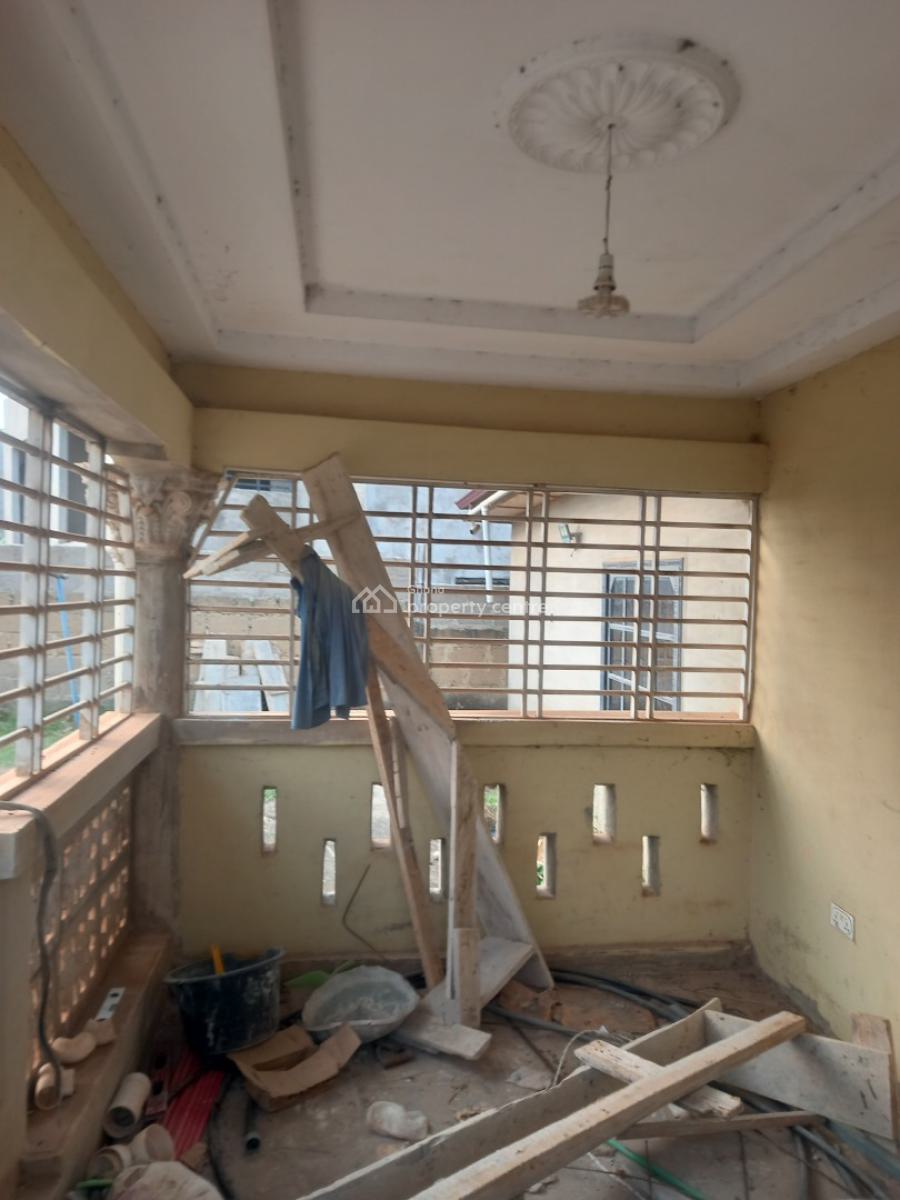 5 Bedrooms, Saaman,  Near Kenyasi Bosore., Kumasi Metropolitan, Ashanti, House for Sale