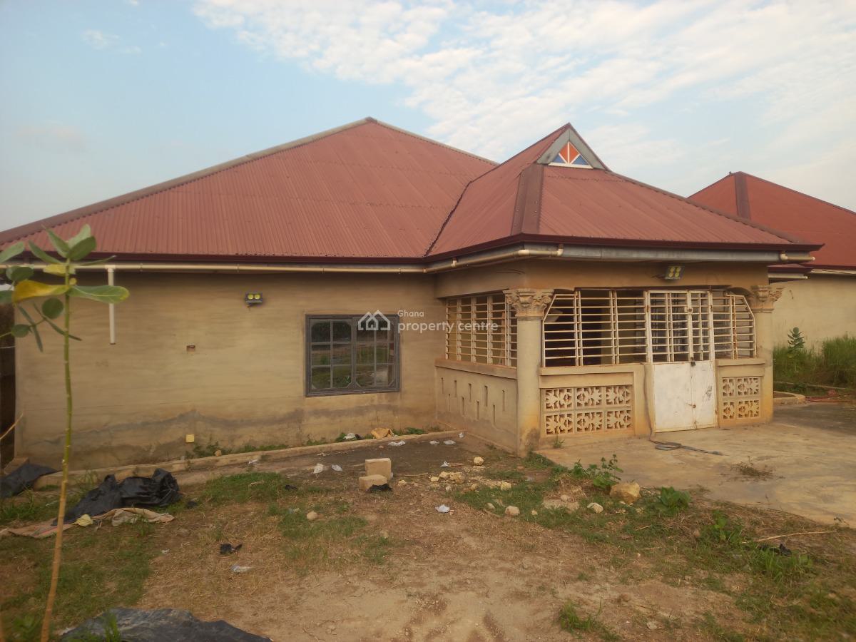 5 Bedrooms, Saaman,  Near Kenyasi Bosore., Kumasi Metropolitan, Ashanti, House for Sale