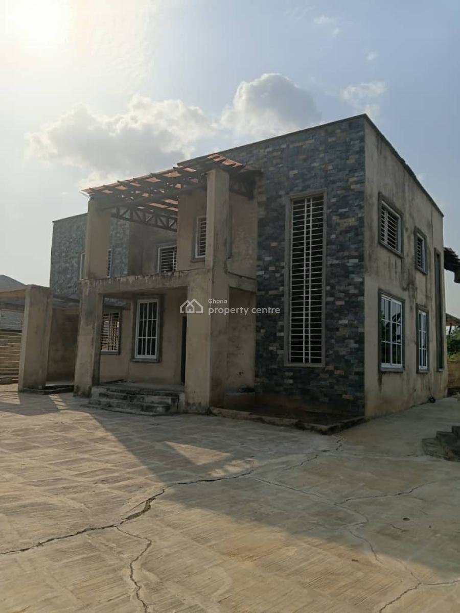 4 Bedrooms, Bomfa Junction, on Ejisu Accra Road., Ejisu-juaben Municipal, Ashanti, House for Sale
