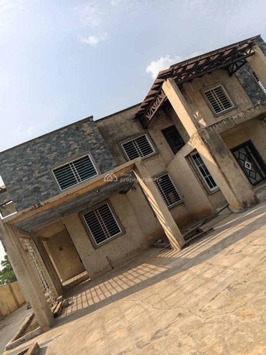 4 Bedrooms, Bomfa Junction, on Ejisu Accra Road., Ejisu-juaben Municipal, Ashanti, House for Sale