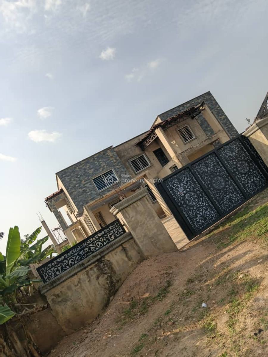 4 Bedrooms, Bomfa Junction, on Ejisu Accra Road., Ejisu-juaben Municipal, Ashanti, House for Sale