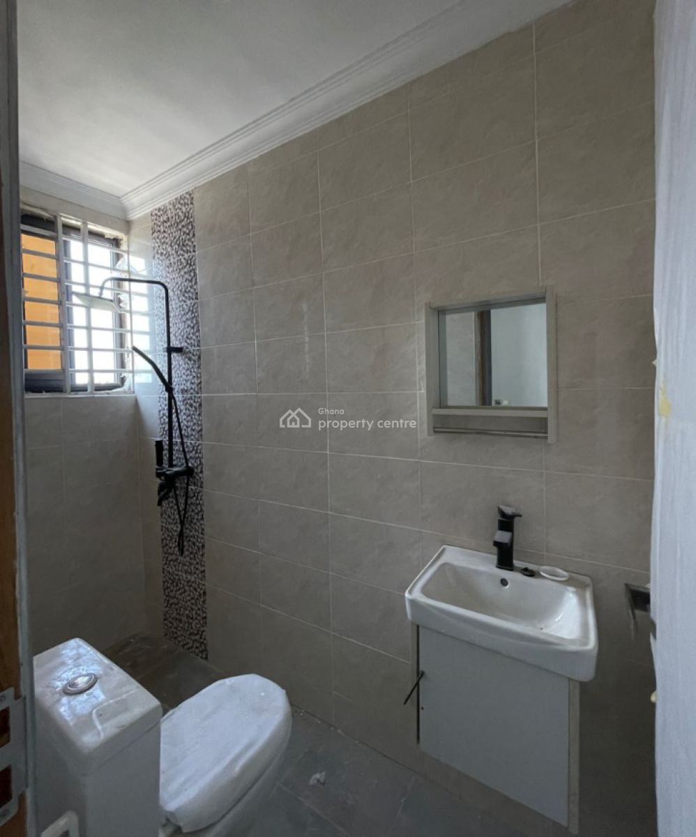 4 Bedrooms, Pakyi No. 2  , Santasi Road., Kumasi Metropolitan, Ashanti, House for Sale