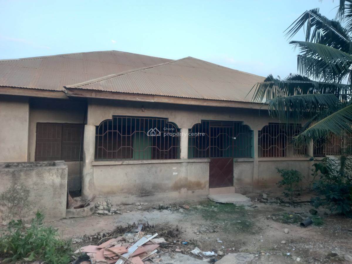 4 Bedrooms ( 3rd House From The Main Road), Buobai, Near Asokore Mampong., Kumasi Metropolitan, Ashanti, House for Sale