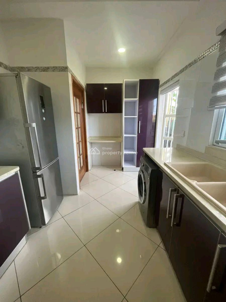 Luxurious 4-bedroom Townhouse @east Airport, East Airport, Airport Residential Area, Accra, Townhouse for Rent