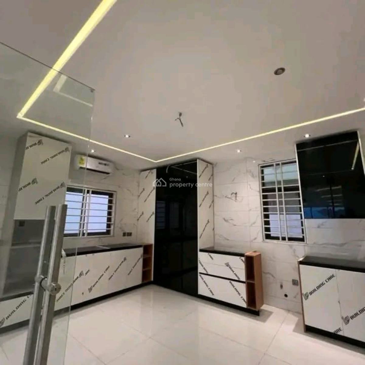 Modern 4-bedroom Townhouse @ Botwe, Ashaley Botwe, Adenta Municipal, Accra, House for Sale