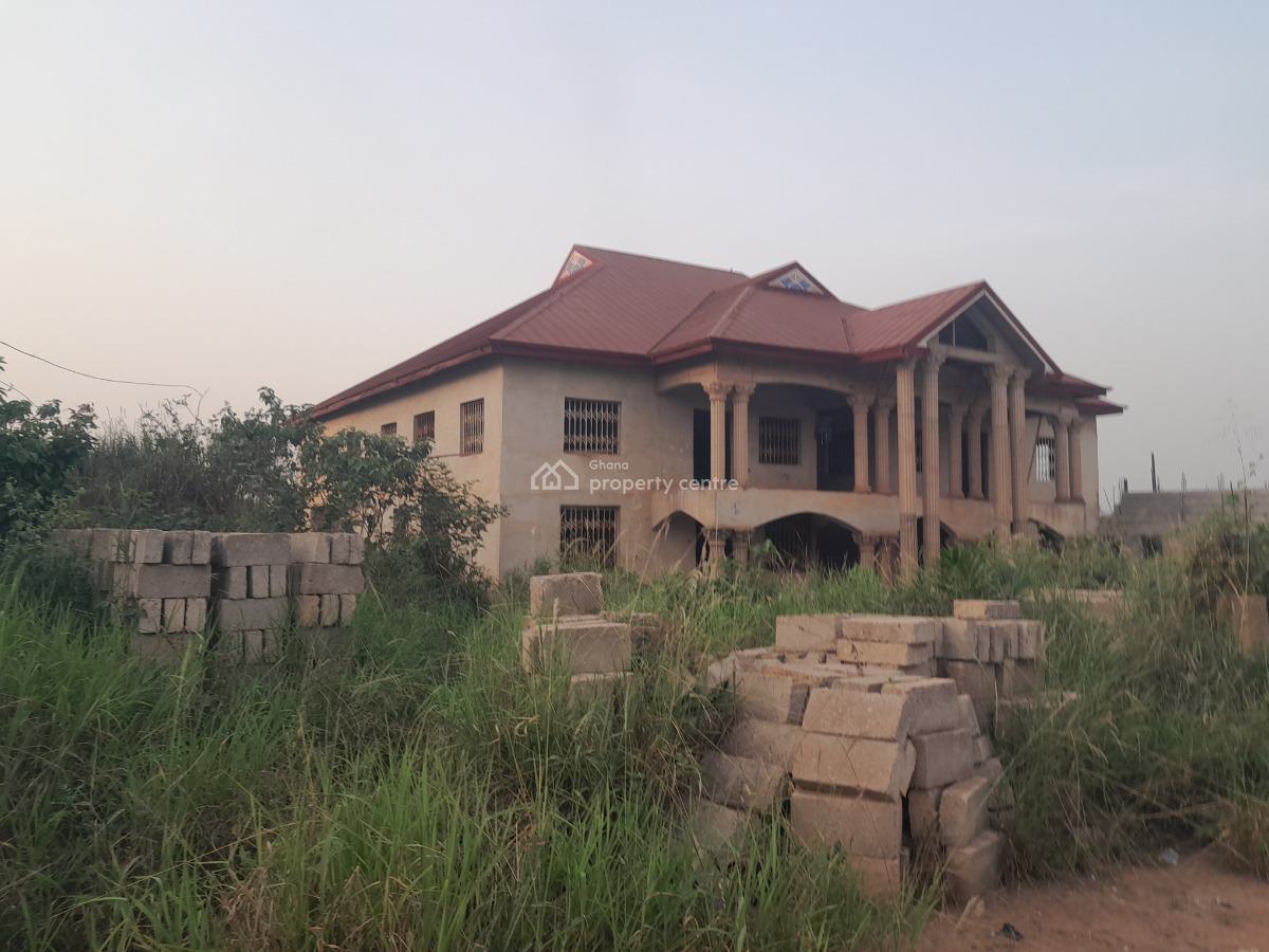 8 Bedrooms ( Main Road Side Property), Saaman, Near Kenyasi Bosore., Kumasi Metropolitan, Ashanti, House for Sale