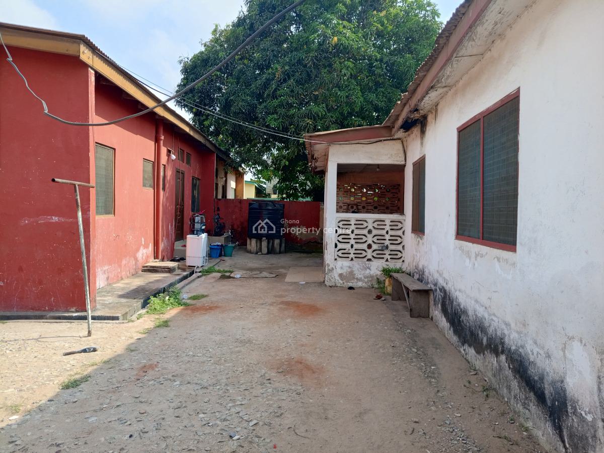 Roadside House at Dansoman Accra, Dansoman Last Stop, Dansoman, Accra, Detached Bungalow for Sale