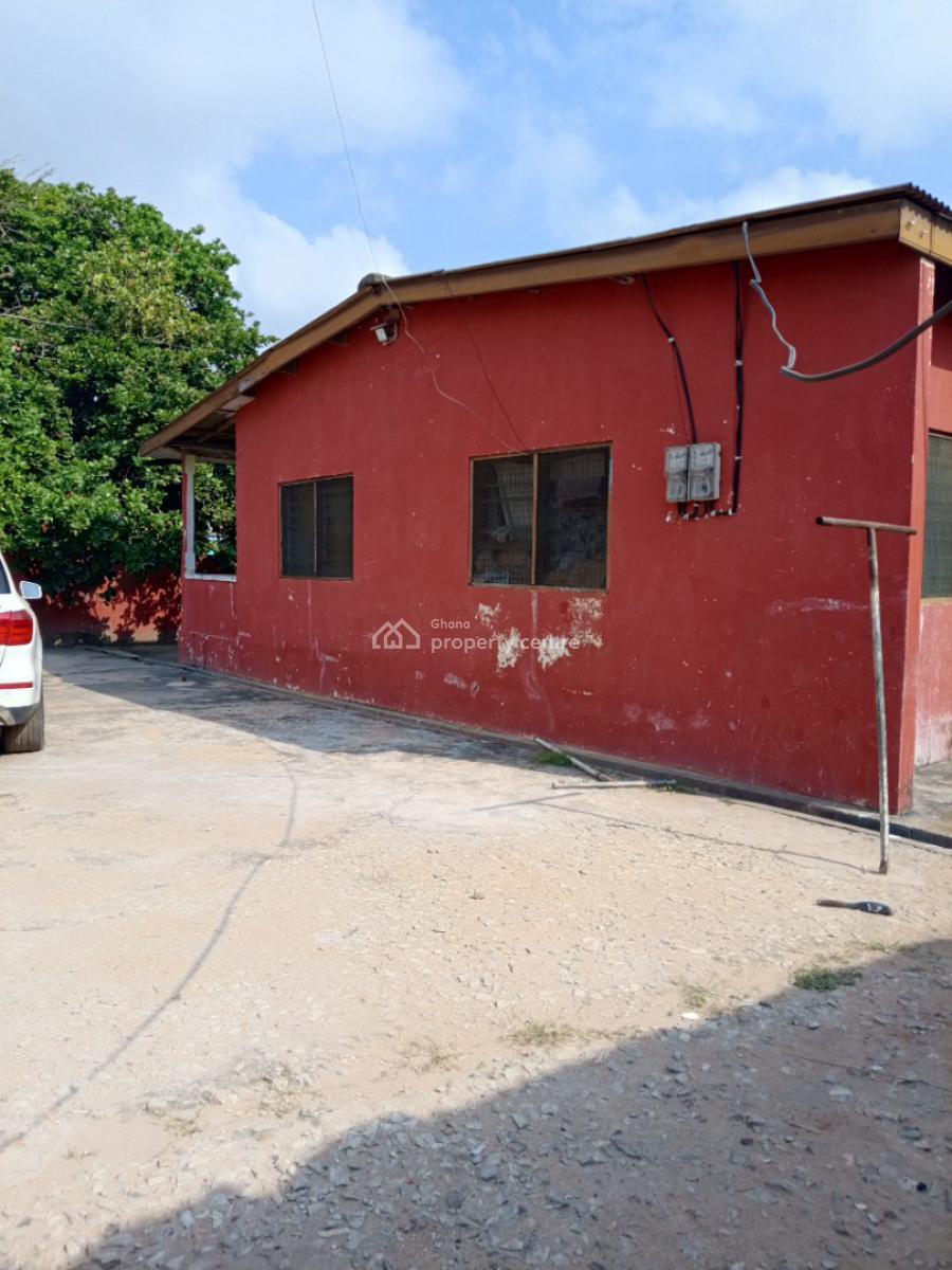 Roadside House at Dansoman Accra, Dansoman Last Stop, Dansoman, Accra, Detached Bungalow for Sale