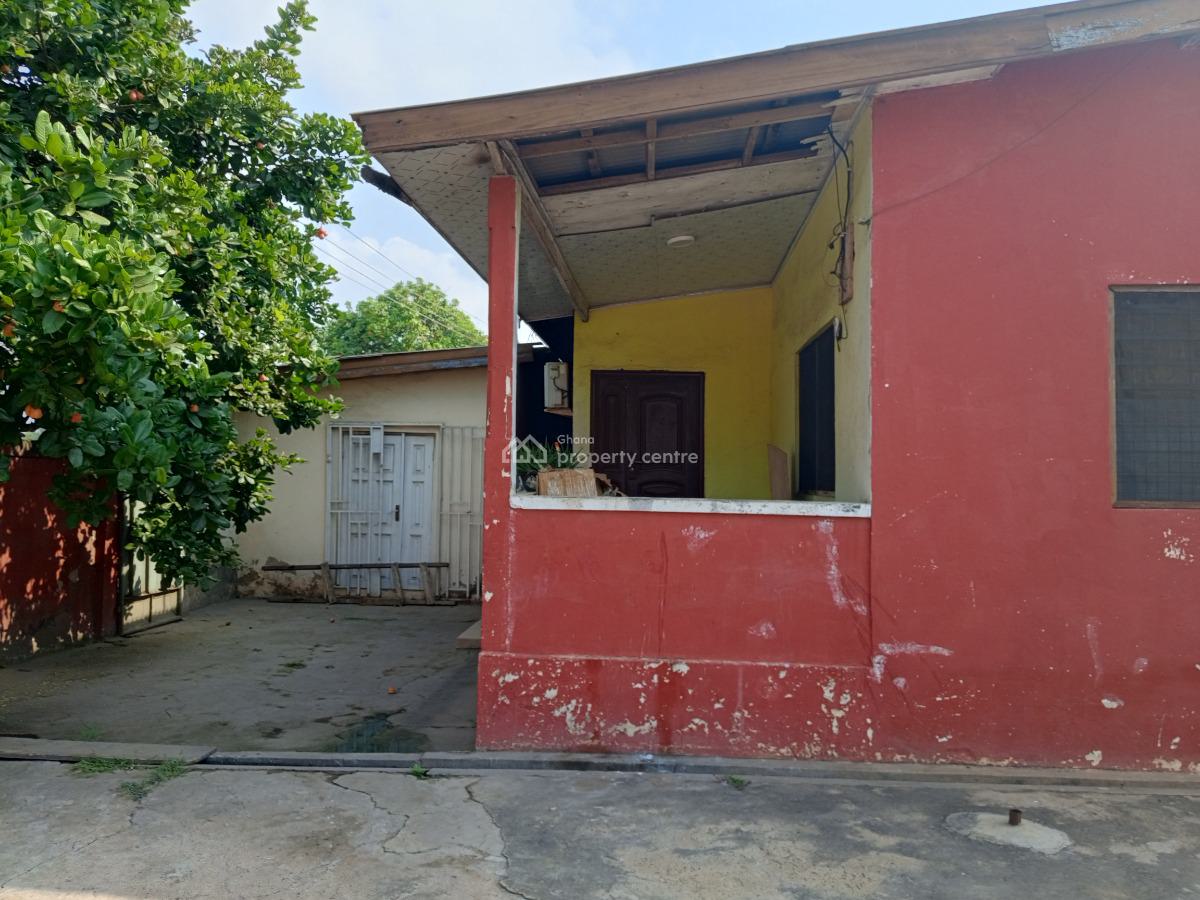 Roadside House at Dansoman Accra, Dansoman Last Stop, Dansoman, Accra, Detached Bungalow for Sale