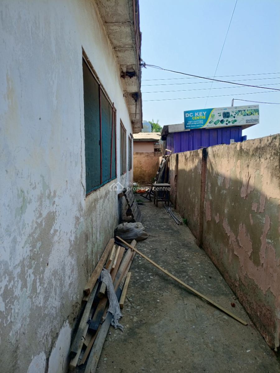 Roadside House at Dansoman Accra, Dansoman Last Stop, Dansoman, Accra, Detached Bungalow for Sale