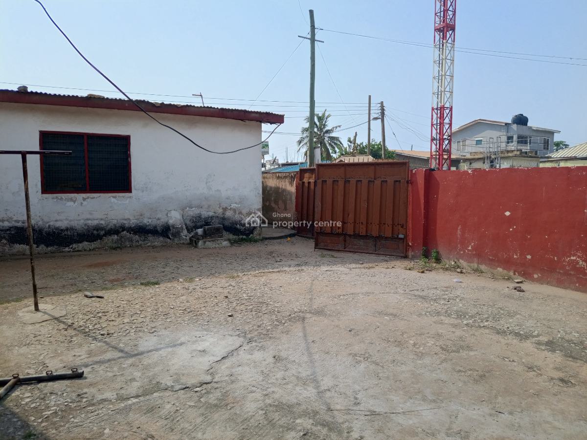 Roadside House at Dansoman Accra, Dansoman Last Stop, Dansoman, Accra, Detached Bungalow for Sale