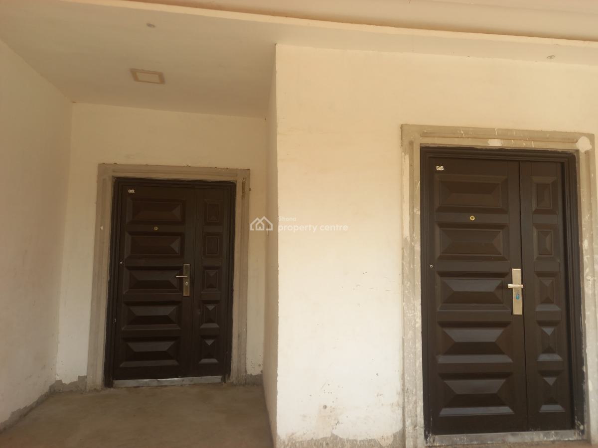 6 Bedrooms, Kenyasi Adwumam, Kumasi Metropolitan, Ashanti, House for Sale