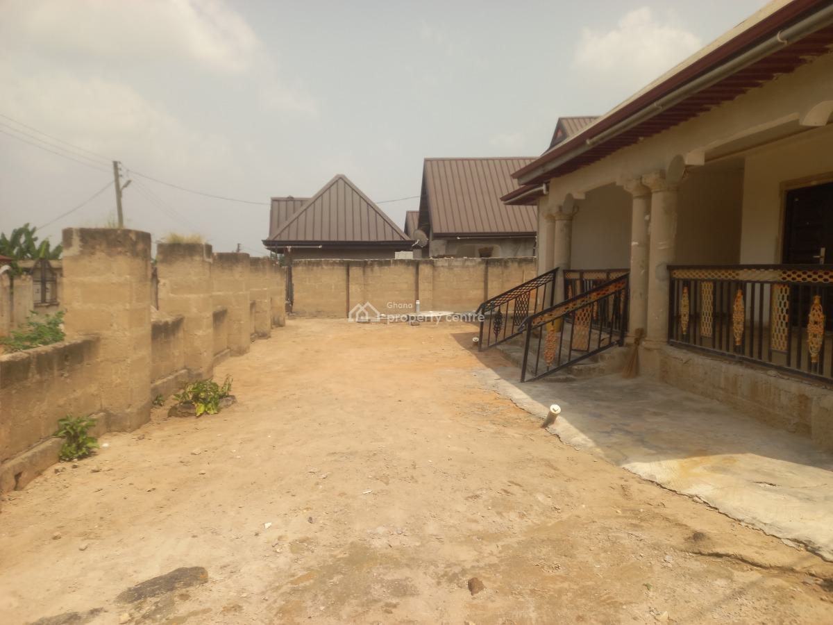 6 Bedrooms, Kenyasi Adwumam, Kumasi Metropolitan, Ashanti, House for Sale