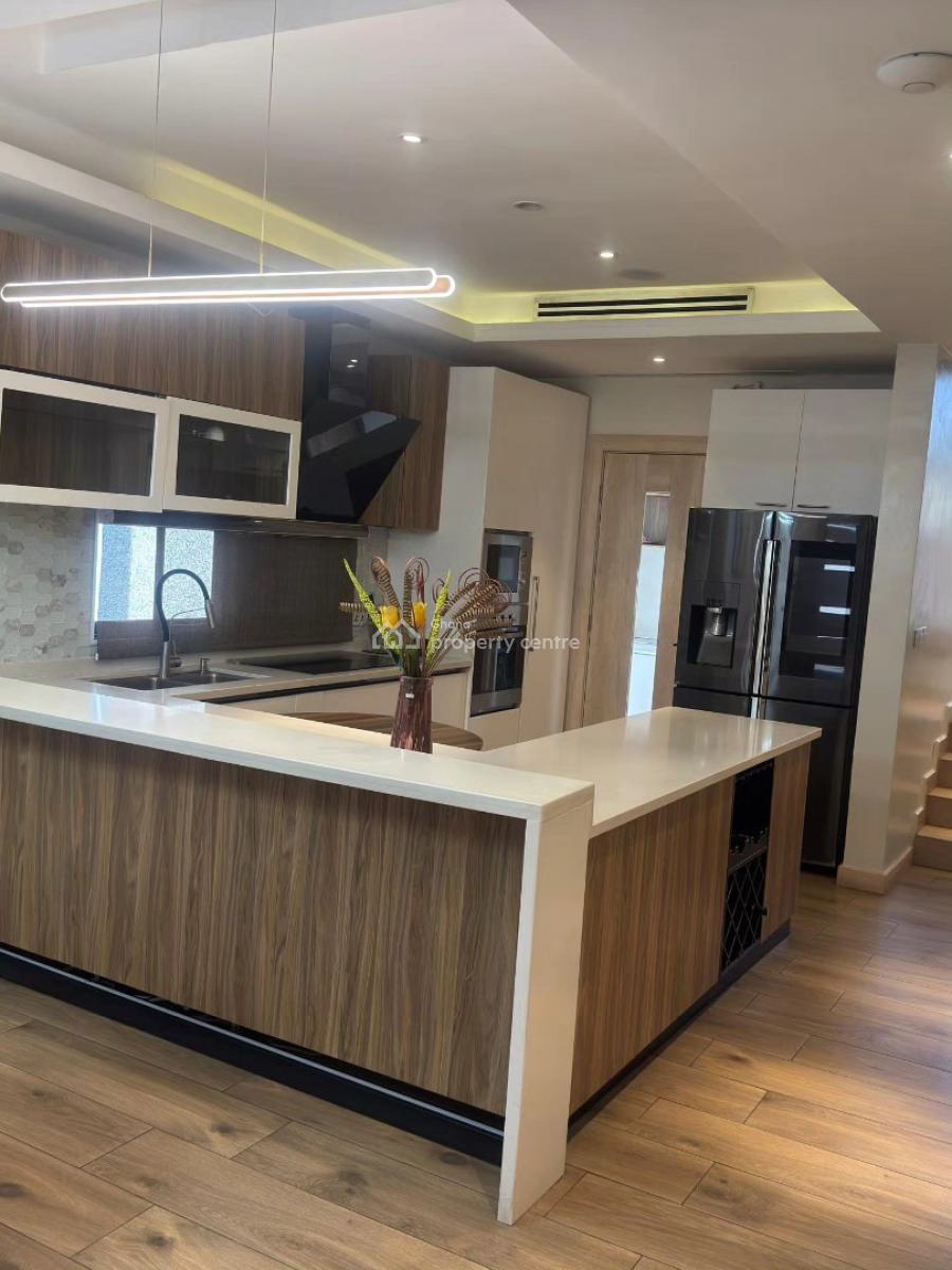 Executive 4 Bedrooms, Cantonments, Accra, Townhouse for Sale