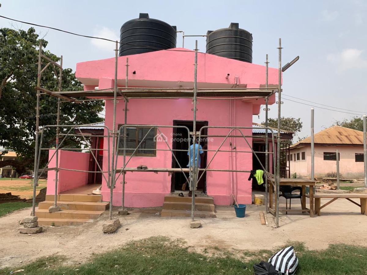 24 Seater Public Toilet, Suame, Kumasi Metropolitan, Ashanti, Commercial Property for Sale