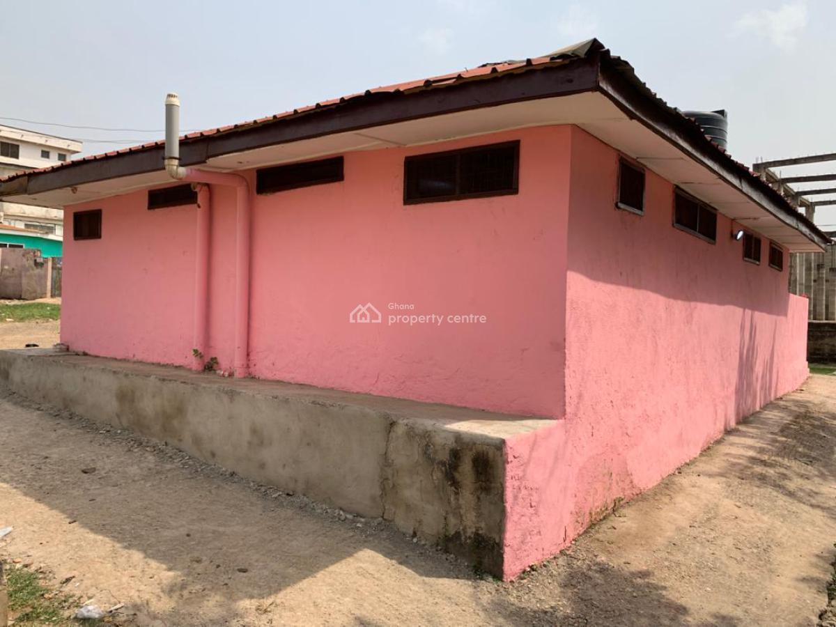 24 Seater Public Toilet, Suame, Kumasi Metropolitan, Ashanti, Commercial Property for Sale