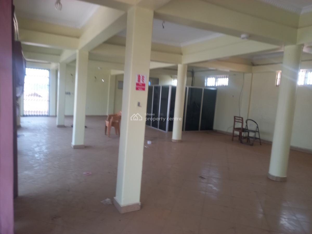 Main Road Side Space, Duase, Kumasi Airport, Kumasi Metropolitan, Ashanti, Commercial Property for Rent