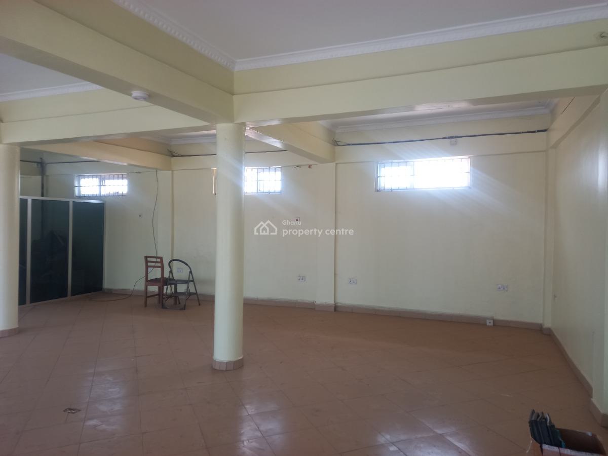 Main Road Side Space, Duase, Kumasi Airport, Kumasi Metropolitan, Ashanti, Commercial Property for Rent