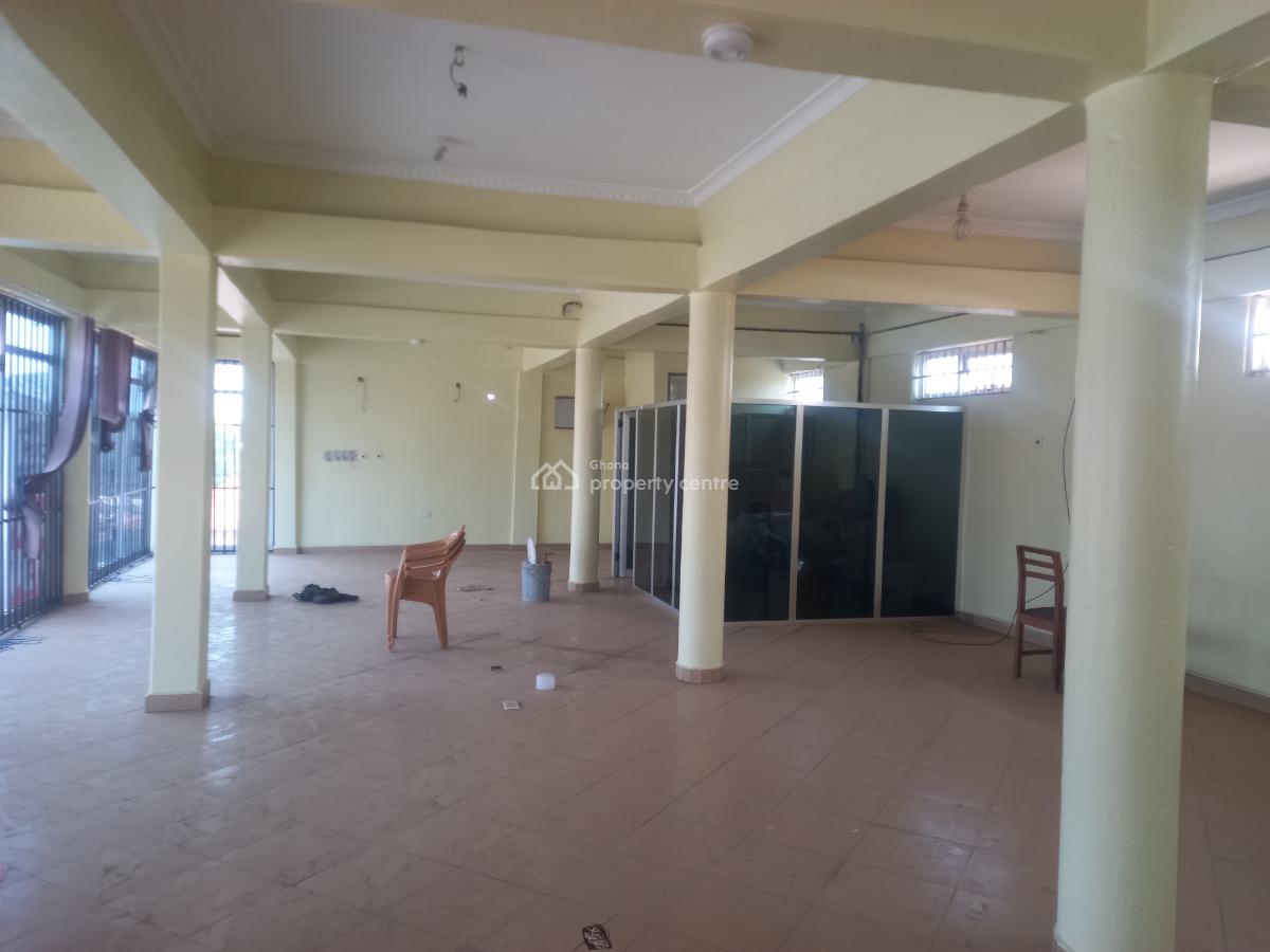 Main Road Side Space, Duase, Kumasi Airport, Kumasi Metropolitan, Ashanti, Commercial Property for Rent