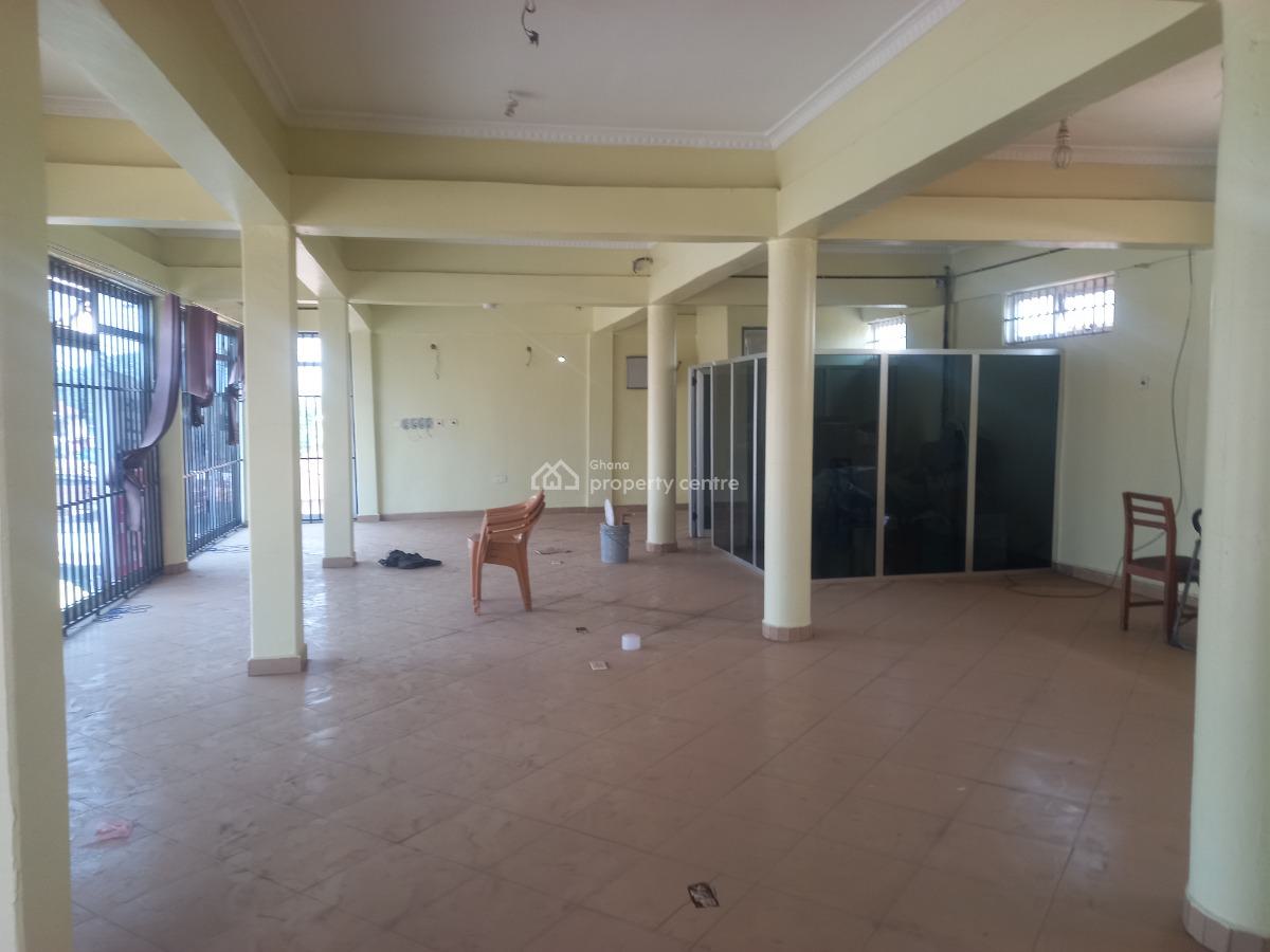 Main Road Side Space, Duase, Kumasi Airport, Kumasi Metropolitan, Ashanti, Commercial Property for Rent