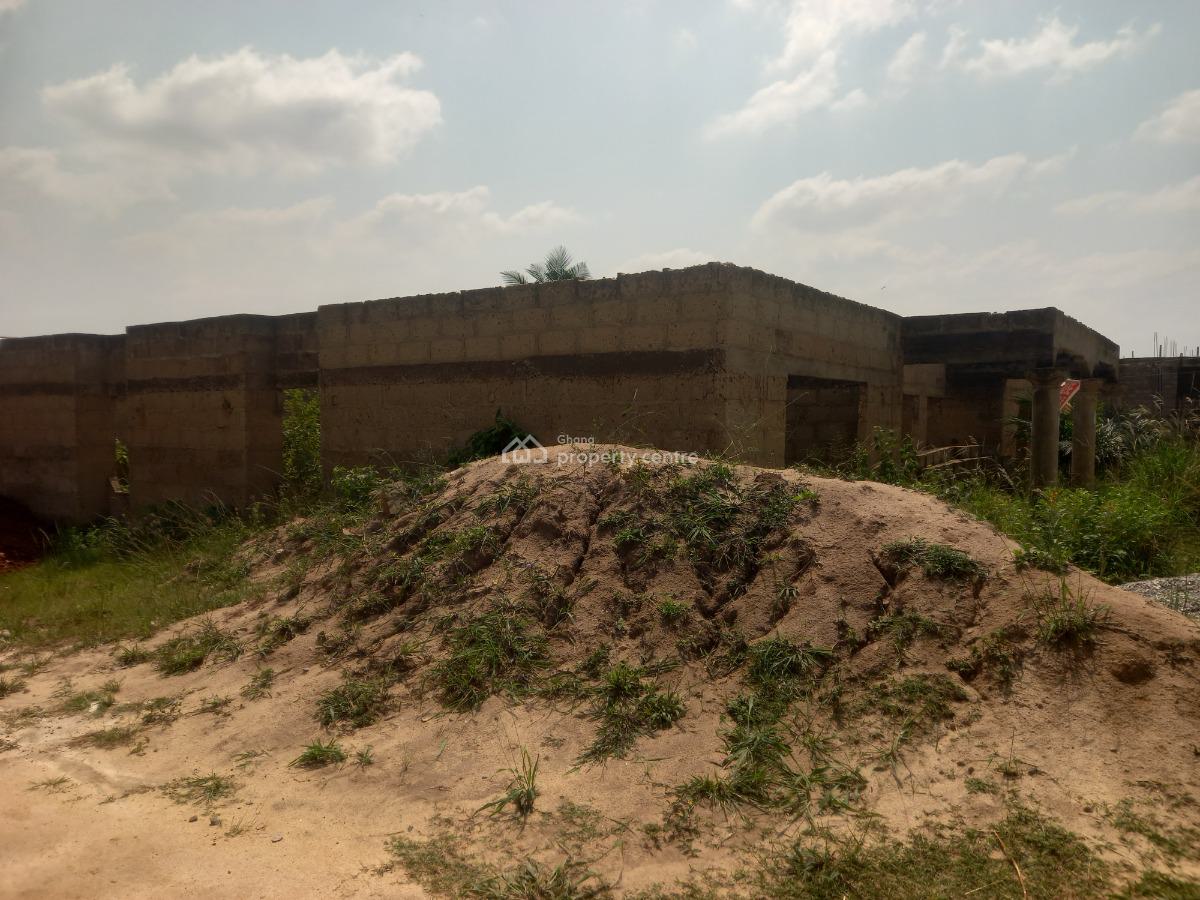 6 Bedrooms ( Main Road Side), Kenyasi Adwumam/ Fawoade Main Road., Kumasi Metropolitan, Ashanti, House for Sale