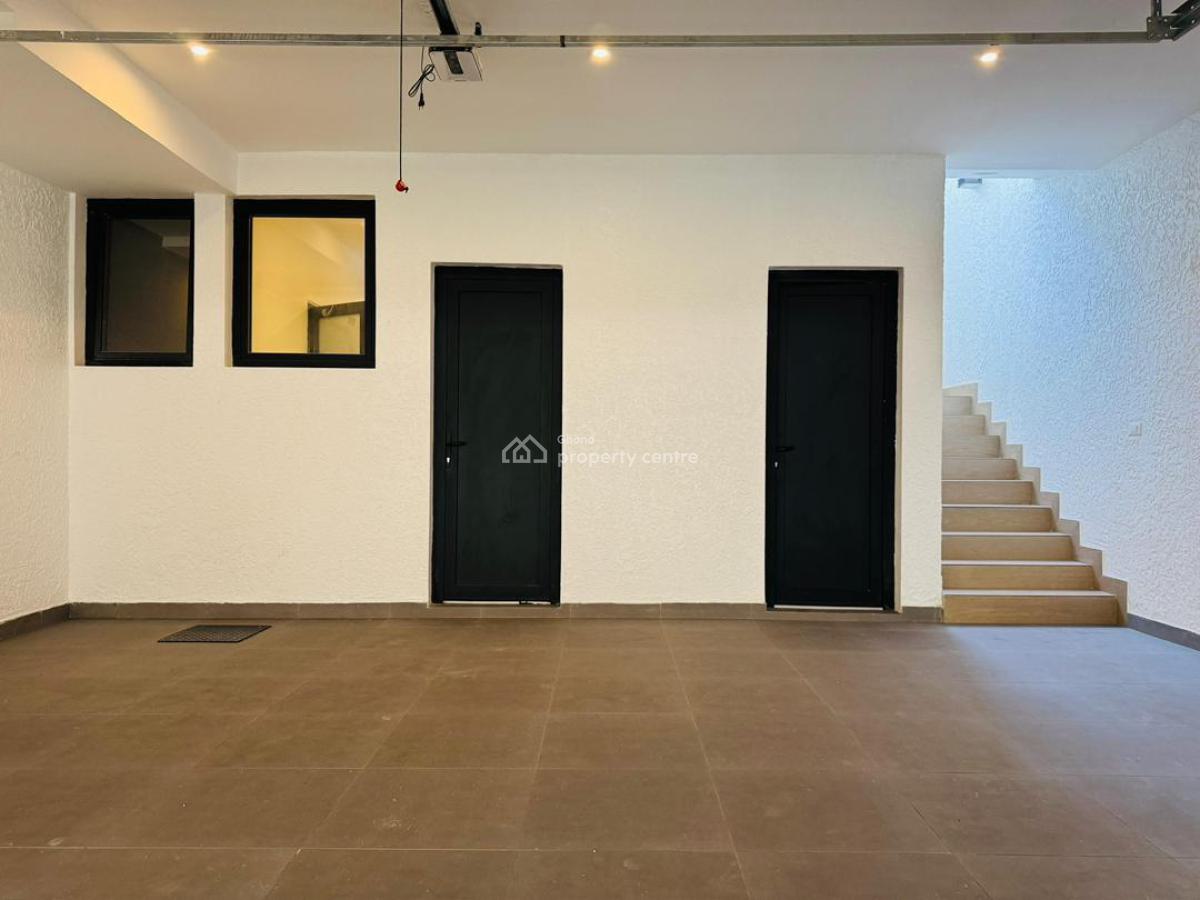 Executive Unfurnished 4 Bedroom, Cantonments, Accra, Townhouse for Rent
