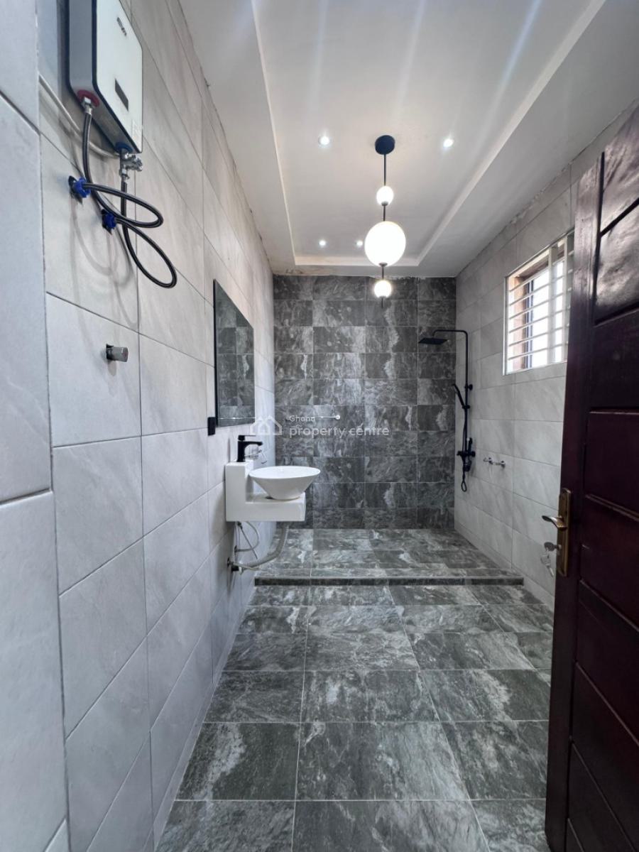 5 Bedroom House with Pool, Adenta Snnit, Adenta Municipal, Accra, House for Sale