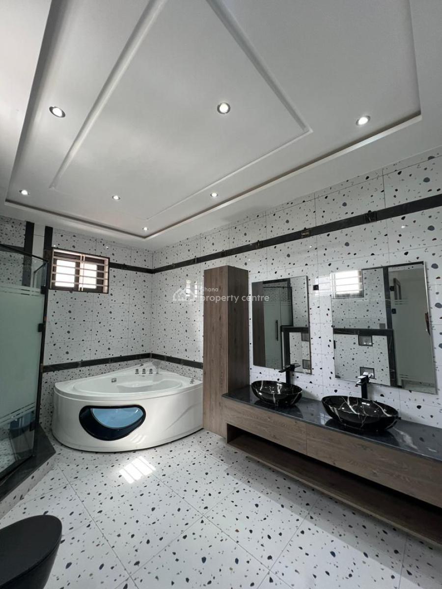 Nicely 4 Bedrooms House with Pool, Afuaman, Ablekuma South, Accra Metropolitan, Accra, House for Sale