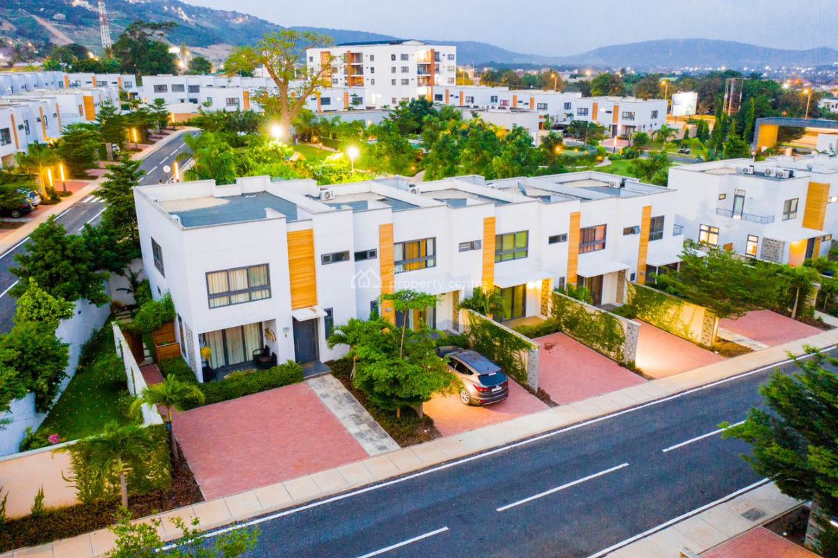 3-bedroom Townhouses, Oyarifa, La Nkwantanang Madina Municipal, Accra, Townhouse for Sale