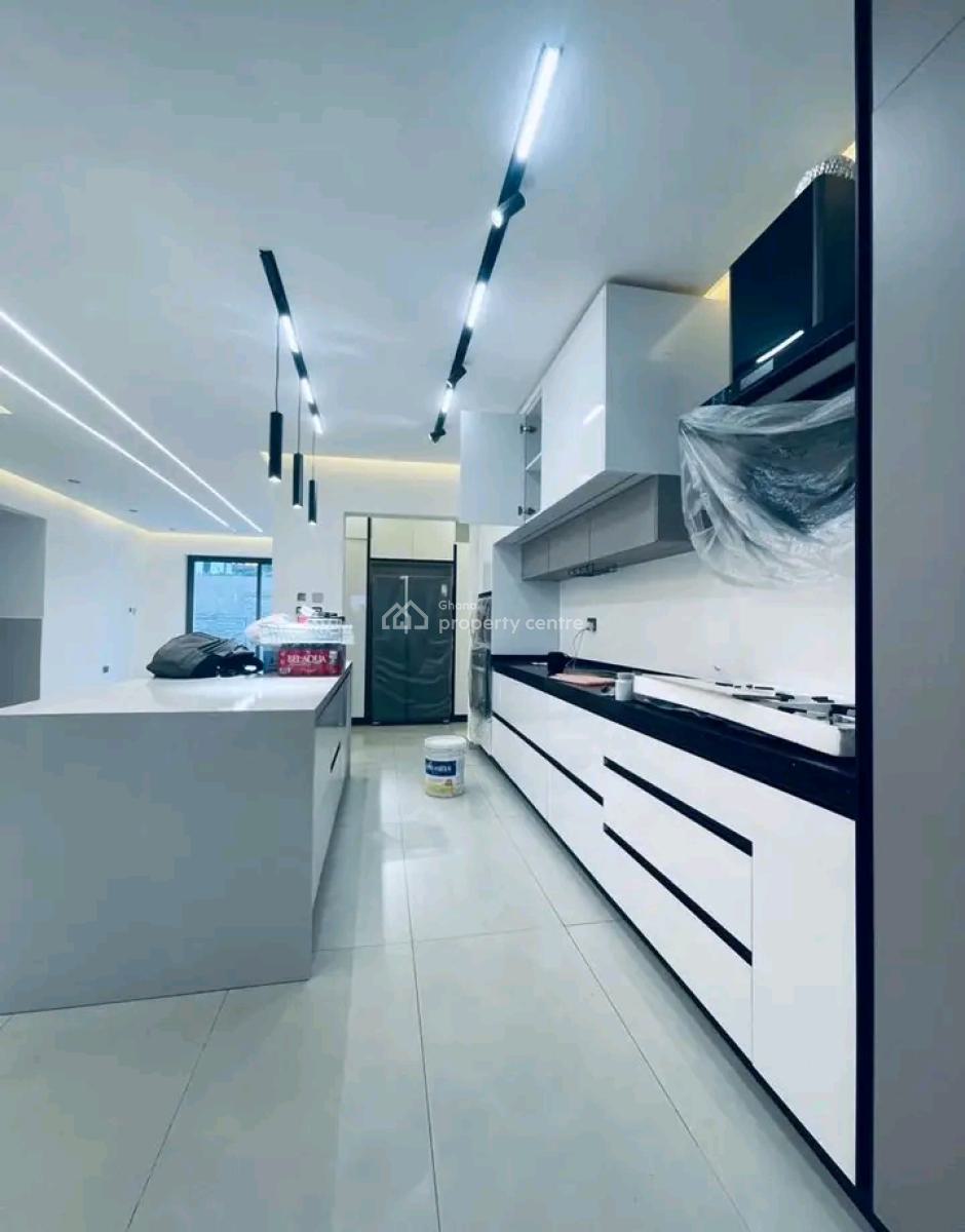 Executive 4-bedroom Townhouse, East Legon, Accra, Townhouse for Sale