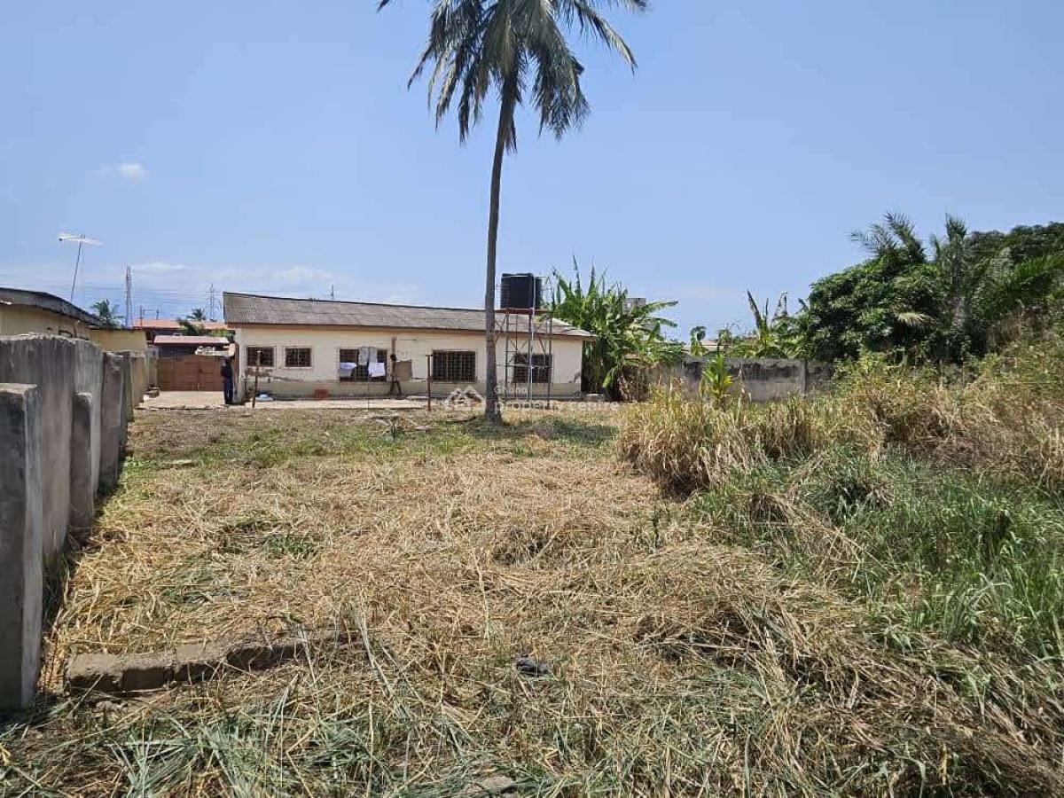 Titled House on One & Half Plots, Abelemkpe, Accra, Detached Bungalow for Sale