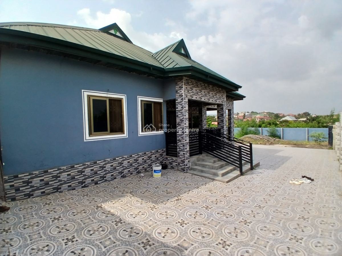 3 Bedroom House on a Full Plot Size Land., Oyibi, Oyibi, Accra, Detached Bungalow for Sale