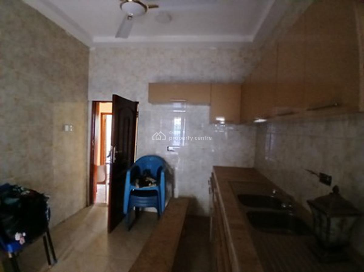 3 Bedroom House on a Full Plot Size Land., Oyibi, Oyibi, Accra, Detached Bungalow for Sale