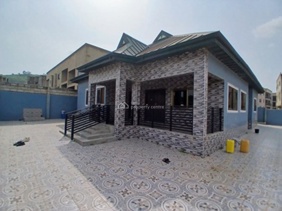 3 Bedroom House on a Full Plot Size Land., Oyibi, Oyibi, Accra, Detached Bungalow for Sale