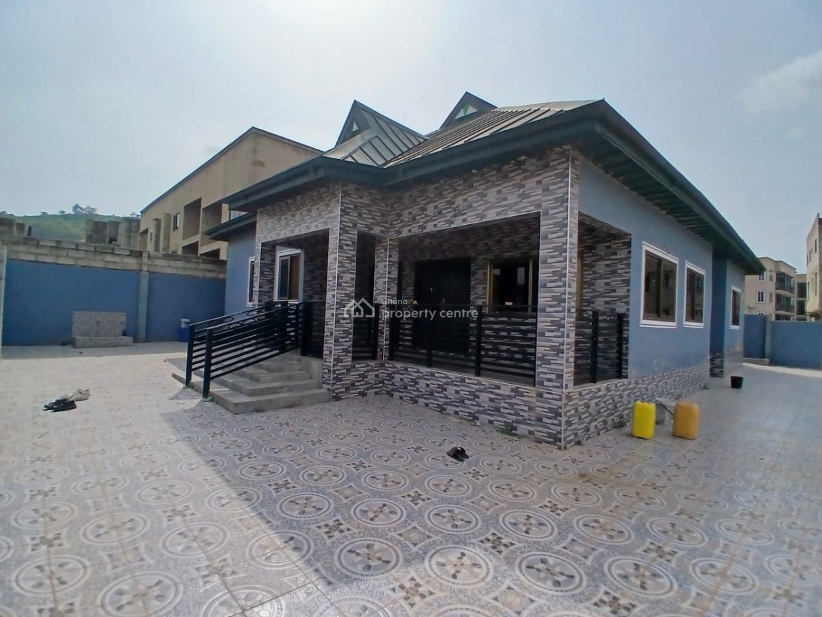 3 Bedroom House on a Full Plot Size Land., Oyibi, Oyibi, Accra, Detached Bungalow for Sale