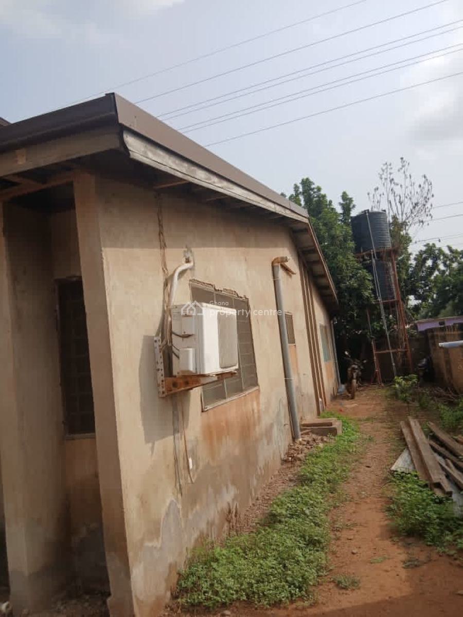 6 Bedrooms at Adenta Barrier, Barrier, Adenta Municipal, Accra, Detached Duplex for Sale