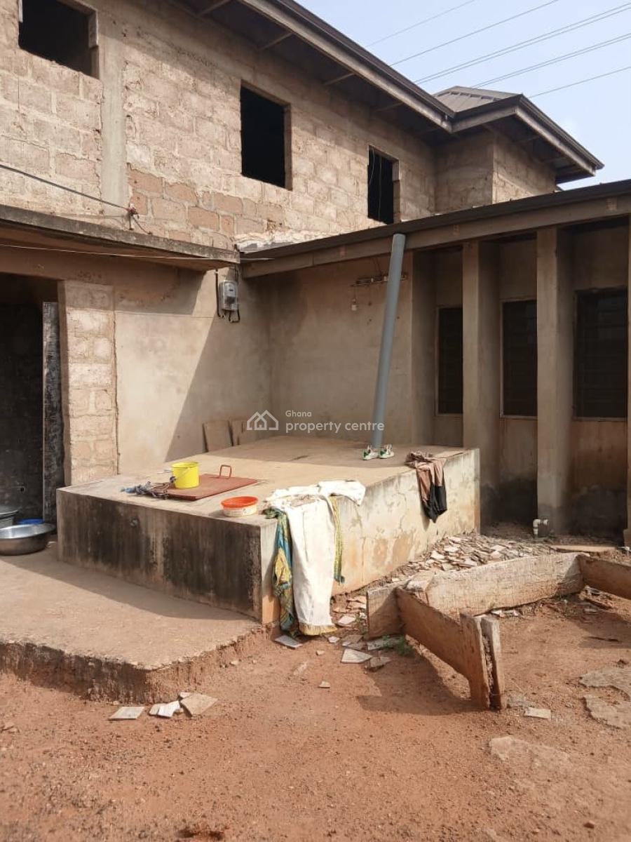 6 Bedrooms at Adenta Barrier, Barrier, Adenta Municipal, Accra, Detached Duplex for Sale