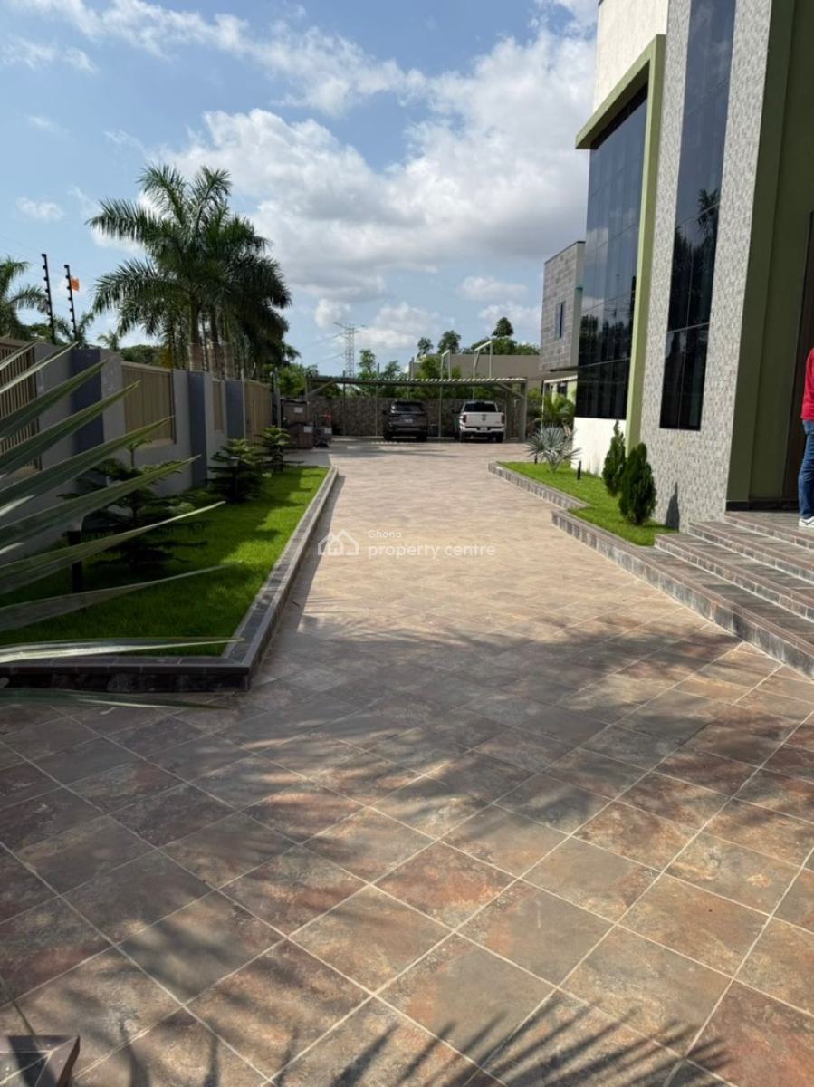 7 Bedrooms on 2 Plots of Land at Pillar 2, Pillar 2, Dome, Ga East Municipal, Accra, Detached Duplex for Sale