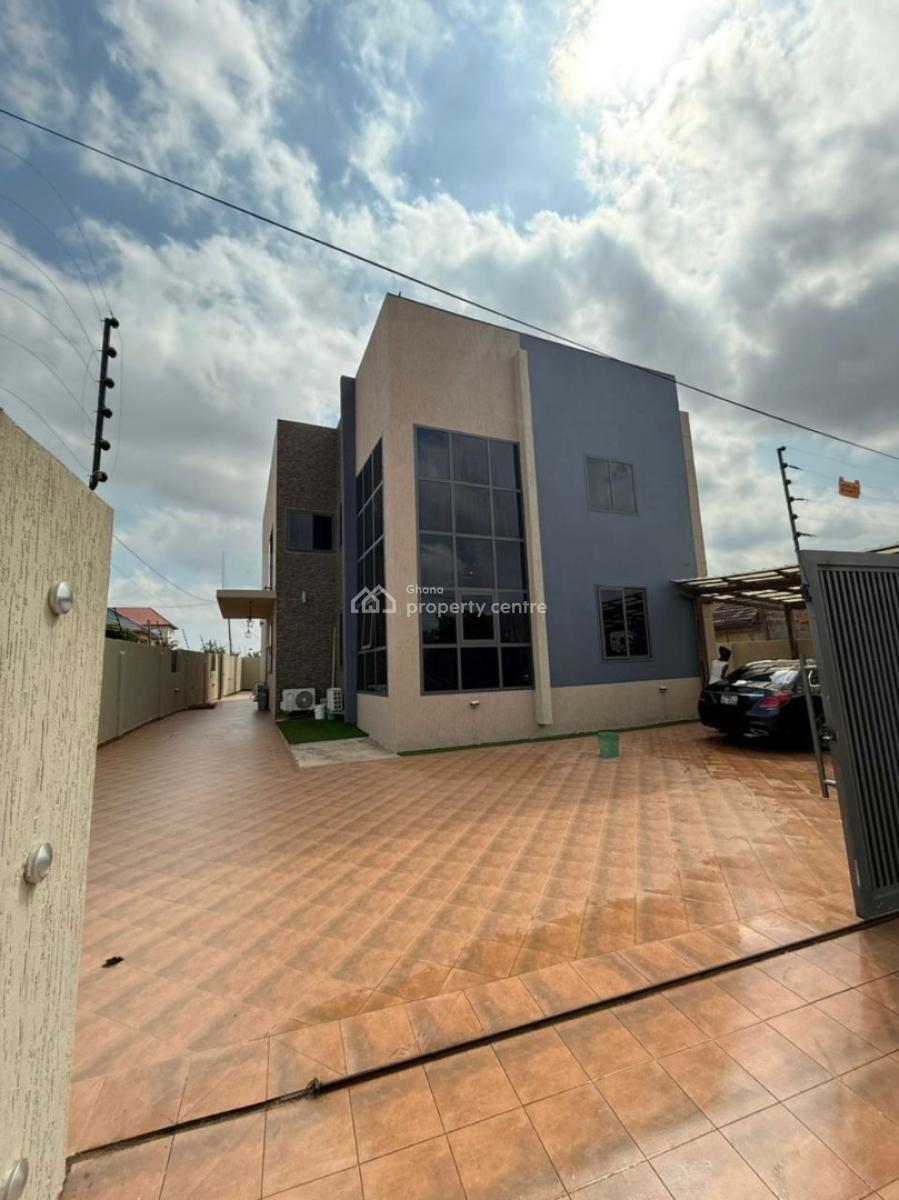Executive  Fully Furnish 4 Bedroom House with a Swimming Pool, Dome  Pillar 2, Dome, Ga East Municipal, Accra, House for Sale