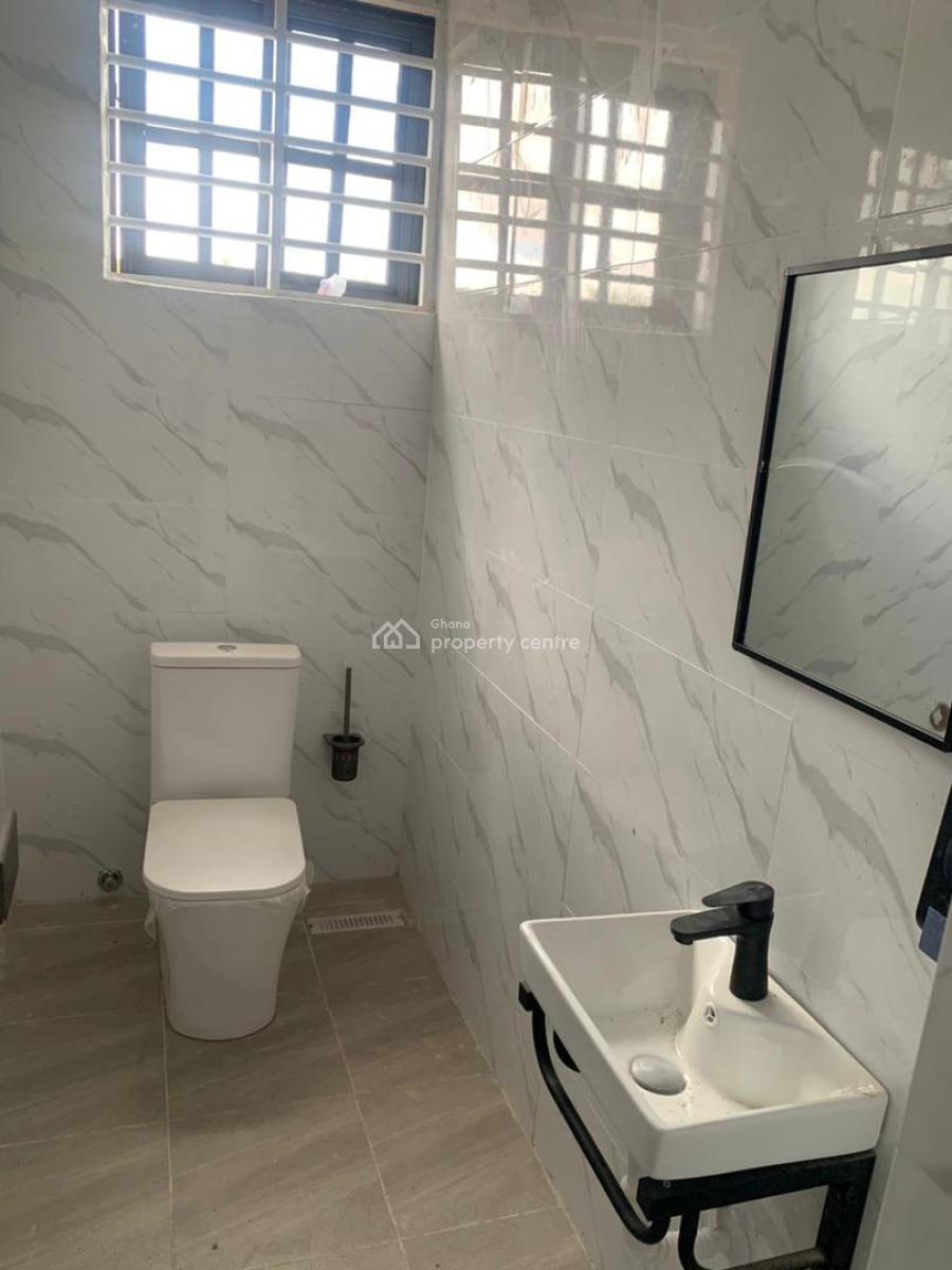 5 Bedroom  with Swimming Pool and Staff Quarters, Ashongman, Kwabenya, Ga East Municipal, Accra, House for Sale