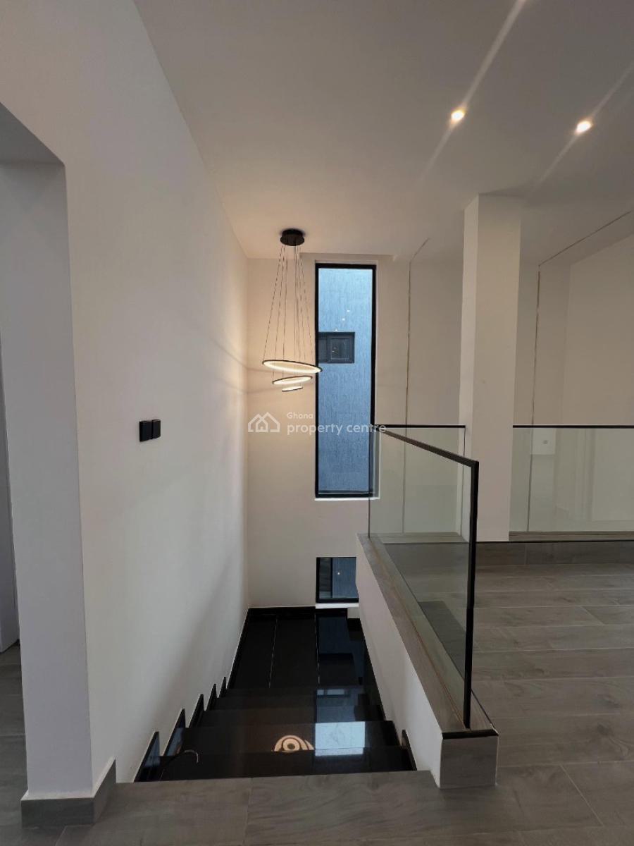 Executive 4-bedroom, Dzorwulu, Accra, Townhouse for Rent