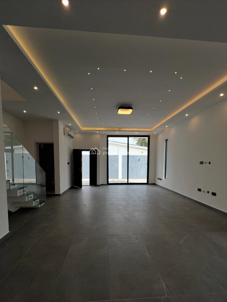 Executive 4-bedroom, Dzorwulu, Accra, Townhouse for Rent