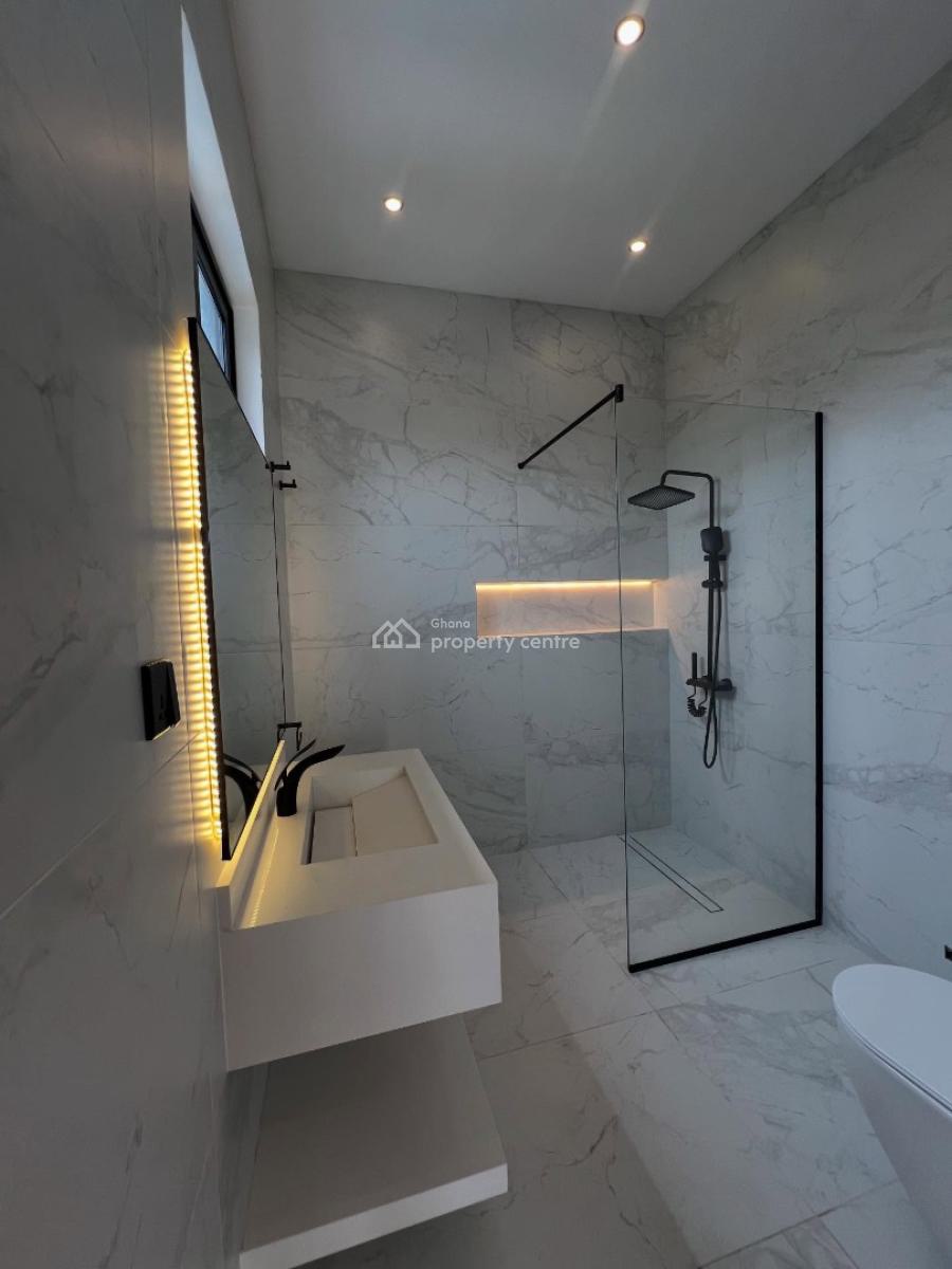 Executive 4-bedroom, Dzorwulu, Accra, Townhouse for Rent